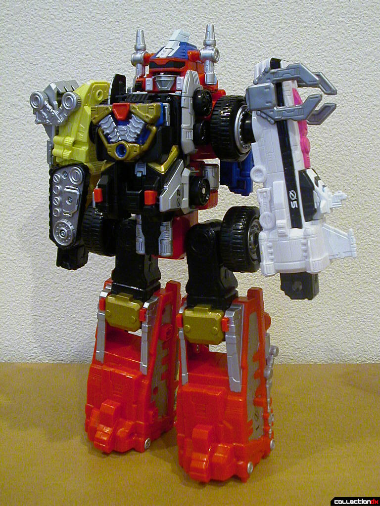 Deluxe DriveMax Megazord (front)