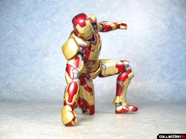 revoltech iron man 17