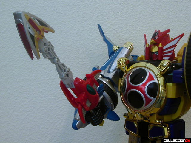DX Senpuujin holding Sword Slasher