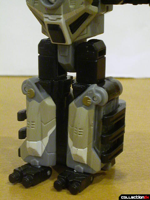 Autobot Skyblast- robot mode (legs detail)