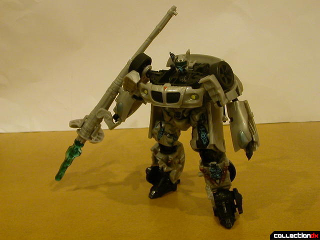Final Battle Jazz- robot mode posed with plasma cannon (3)