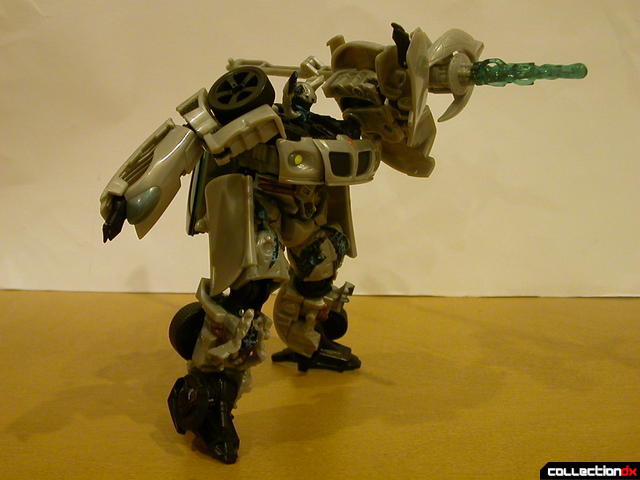 Final Battle Jazz- robot mode posed with plasma cannon (2)