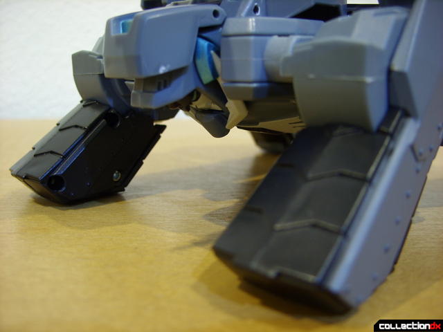 Animated Voyager-class Decepticon Shockwave- crane mode (front tractor detail)