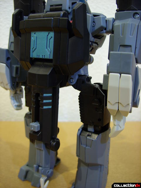 Animated Voyager-class Decepticon Shockwave- Longarm form (crane in place)