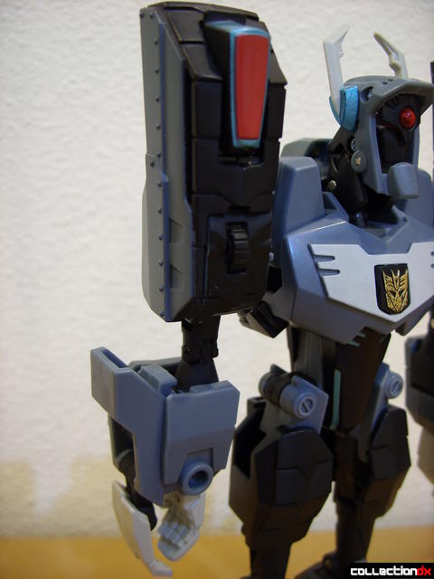 Animated Voyager-class Decepticon Shockwave- Shockwave form (right arm)
