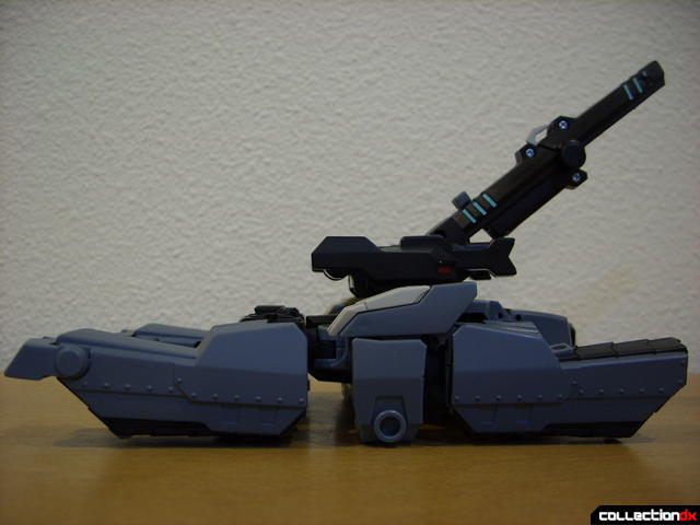 Animated Voyager-class Decepticon Shockwave- tank mode (right profile)