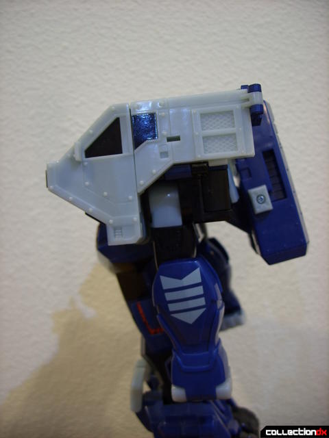 Animated Leader-class Autobot Ultra Magnus- robot mode (arm positioned down)