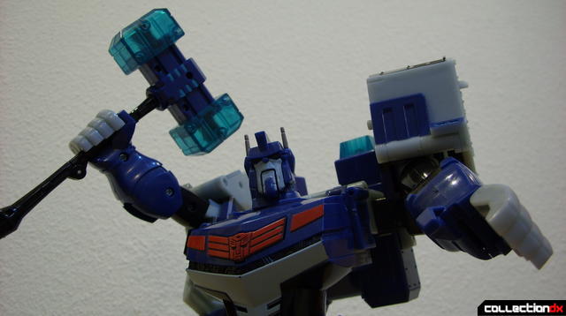 Animated Leader-class Autobot Ultra Magnus- robot mode posed (2)