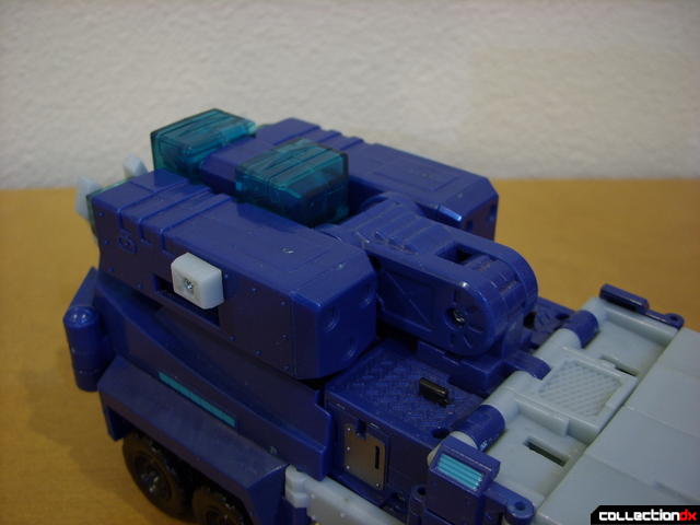 Animated Leader-class Autobot Ultra Magnus- vehicle mode (cannons retracted)