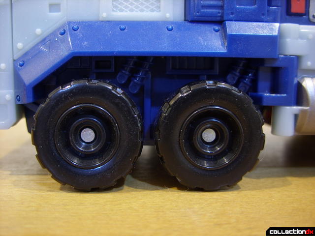 Animated Leader-class Autobot Ultra Magnus- vehicle mode (left front wheels)
