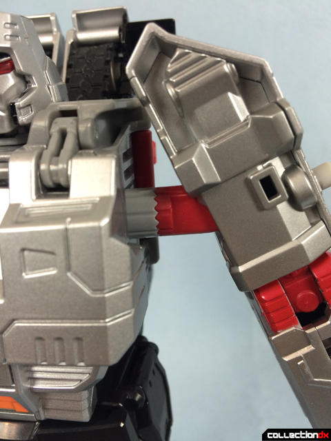 Takara Megatron articulation pose_8