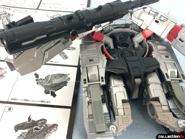 Takara Megatron tank missed transformation_1