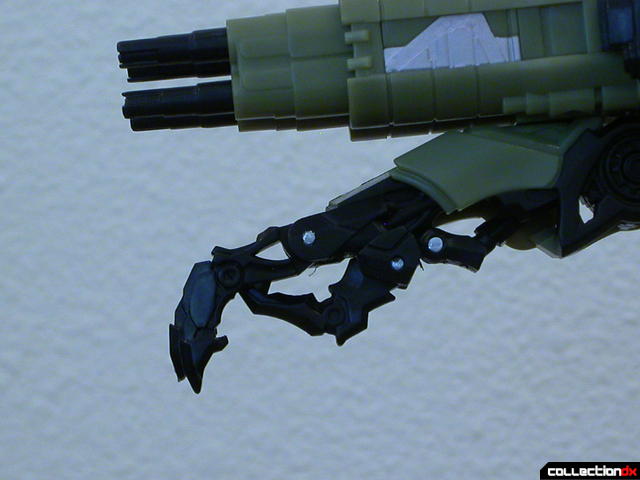 Decepticon Brawl- robot mode (wrist lowered)